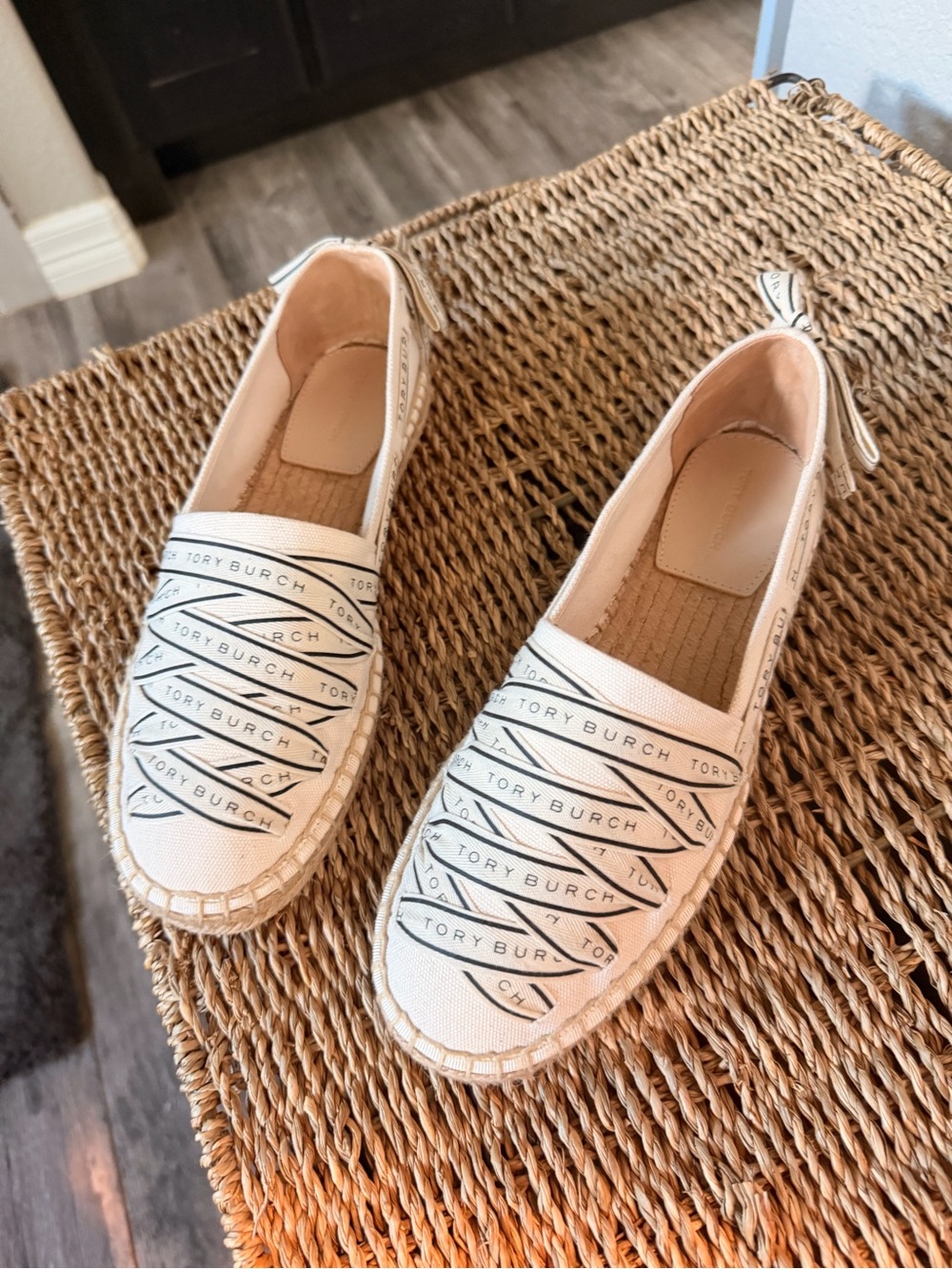 Tory Burch Ivory Logo Lace-Up Espadrille Flats Size 8.5